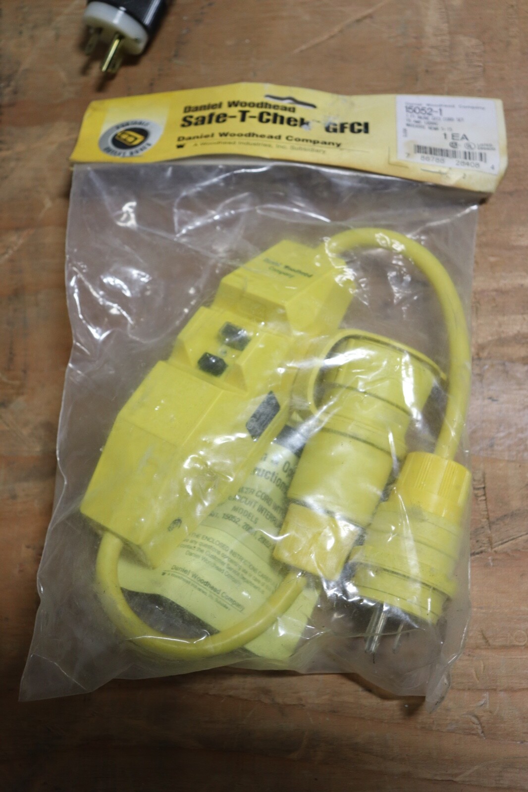 NEW Daniel Woodhead Safe-T-Check GFCI 15052-1 NEW Daniel Woodhead Safe-T-Check GFCI 15052-1
