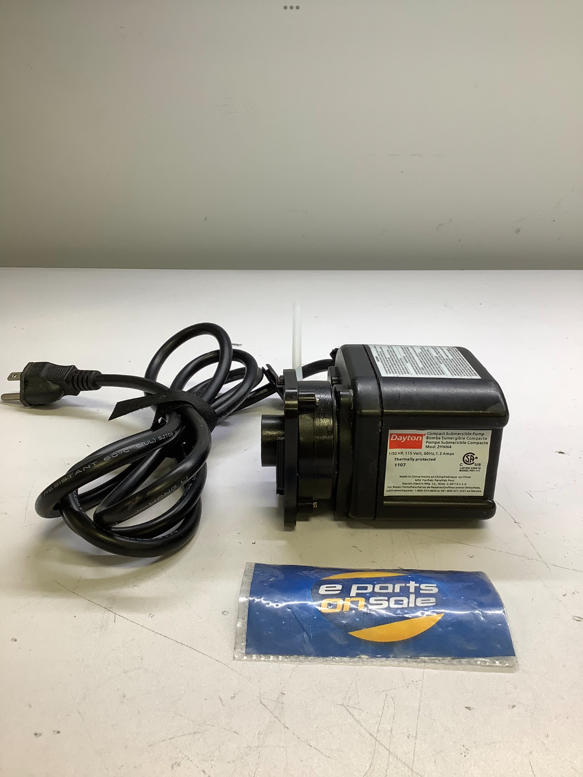 Dayton 2HNN4 1/50HP 115V 1.3A Compact Submersible Pump (Untested), Black RD-O4A