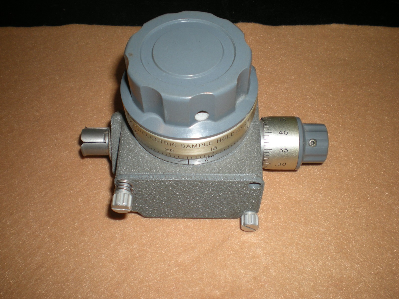 General Radio Co., Model1690 Dielectric Sample Holder SN:561 Vintage General Radio Co., Model1690 Dielectric Sample Holder SN:561 Vintage