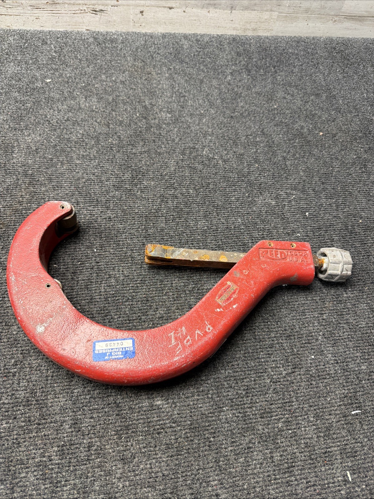 REED TOOLS 4” - 6-5/8” QUICK ADJUST PIPE TUBING CUTTER, No. TC6QA MISSING CUTTER REED TOOLS 4” - 6-5/8” QUICK ADJUST PIPE TUBING CUTTER, No. TC6QA MISSING CUTTER