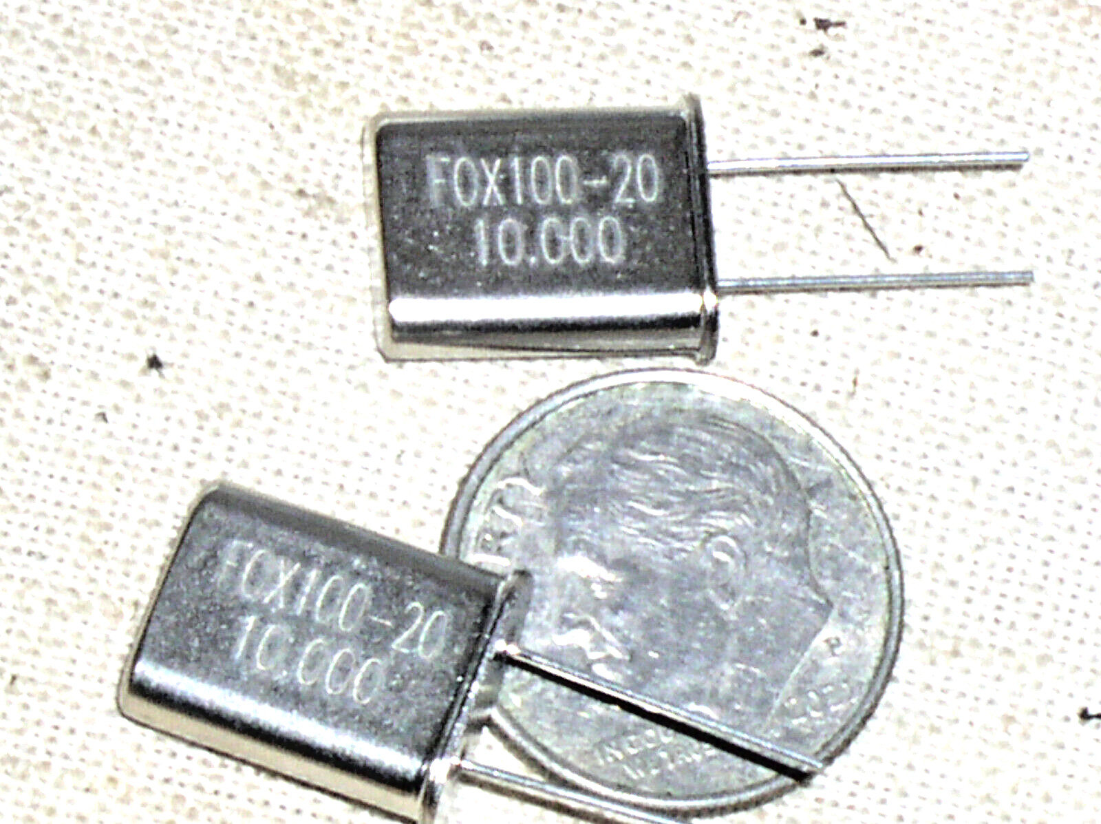 2 NEW FOX ABRACON HC-49 FOX100-20 10.000 10 MHz STANDARD RADIAL CRYSTAL U HC18 2 NEW FOX ABRACON HC-49 FOX100-20 10.000 10 MHz STANDARD RADIAL CRYSTAL U HC18