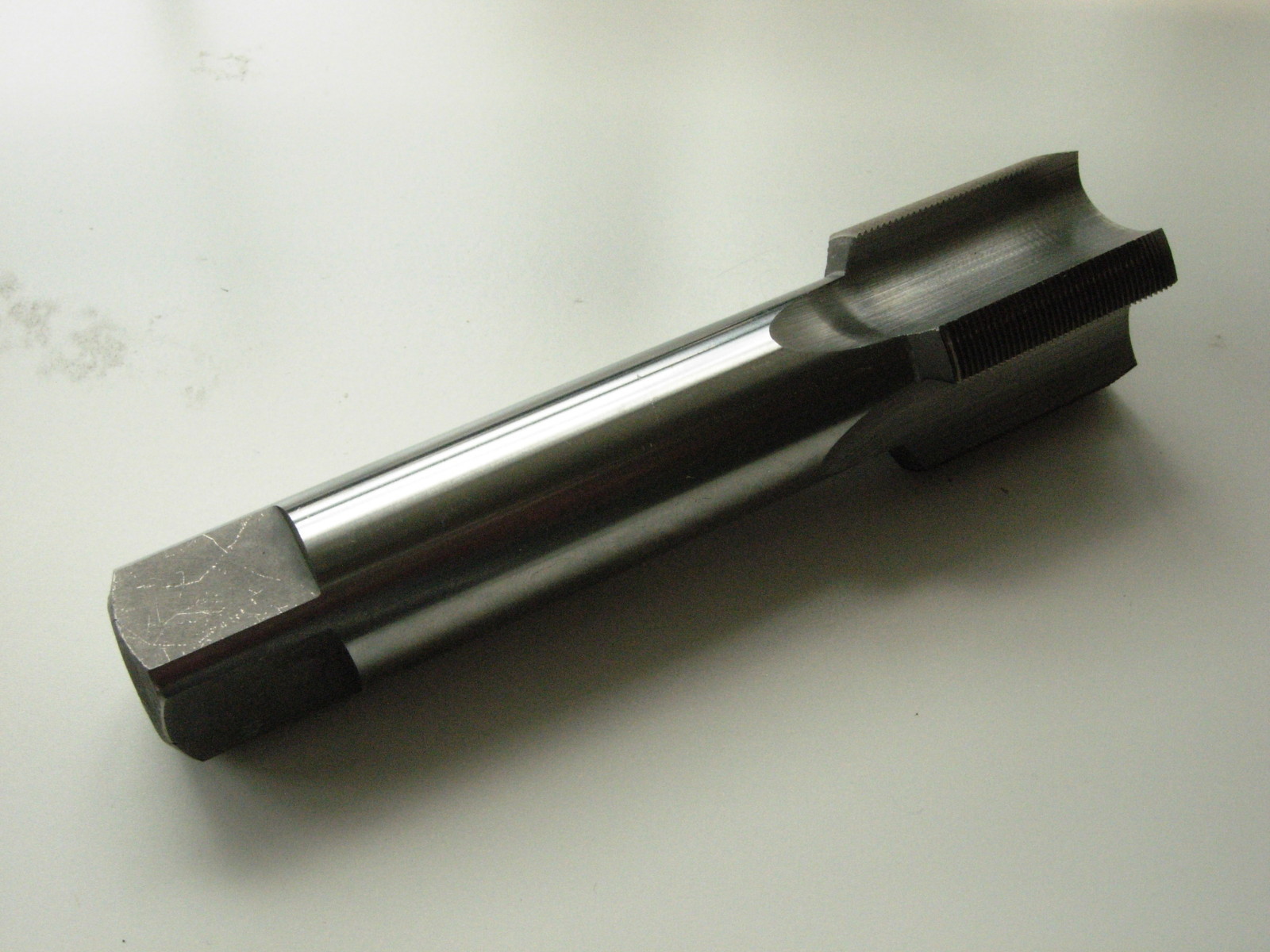 1pc HSS Right Hand Tap M20X0.5mm Taps Threading Tools 20mmX0.5mm pitch
