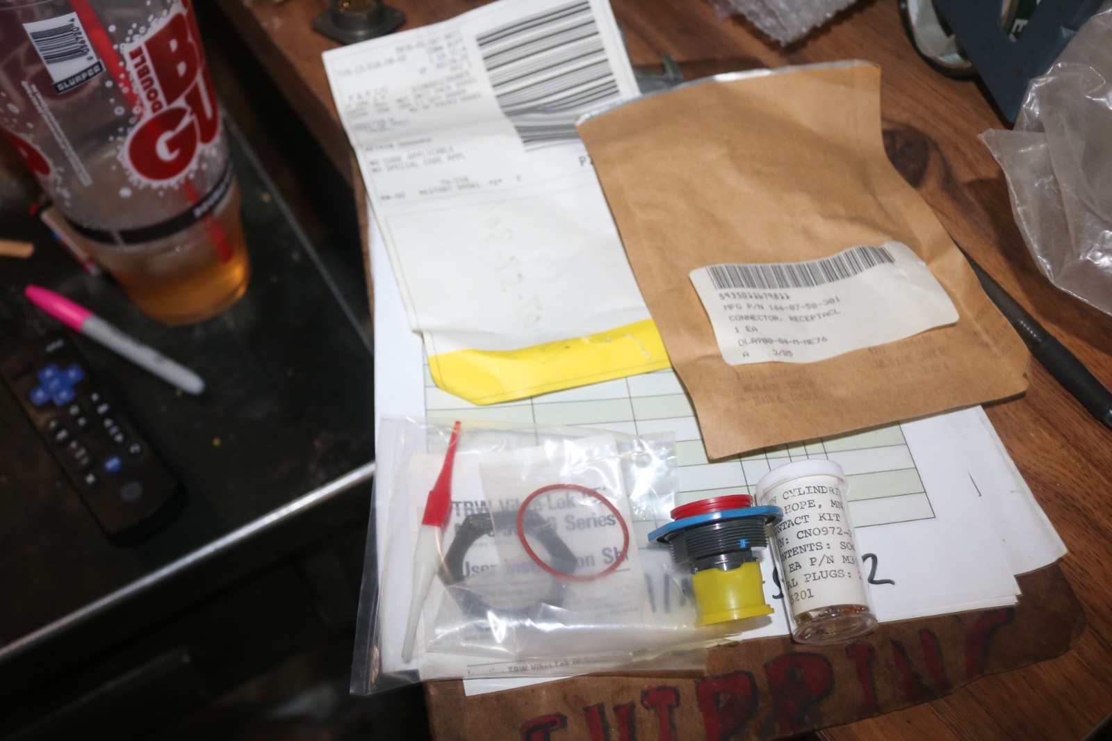 NOS TRW electrical connector 166-07-58-301 5935-01-167-9811