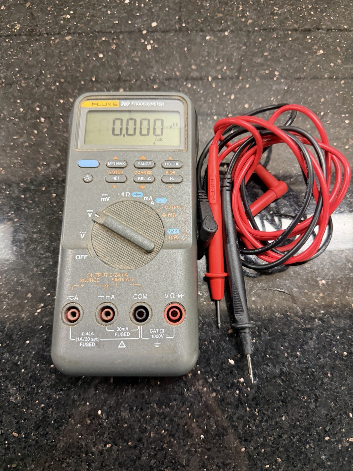 Fluke 787 ProcessMeter Digital Multimeter With Leads Fluke 787 ProcessMeter Digital Multimeter With Leads