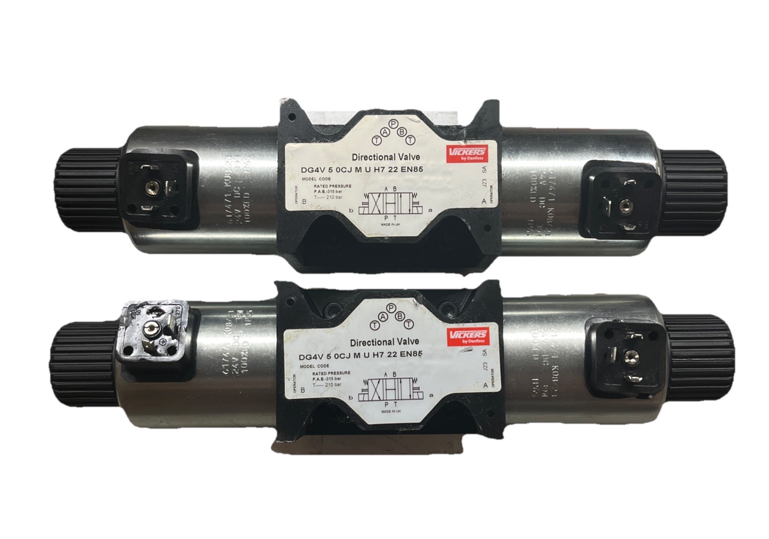 Vickers DG4V-5 directional valves (2) solenoid-operated hydraulic valves Danfoss Vickers DG4V-5 directional valves (2) solenoid-operated hydraulic valves Danfoss