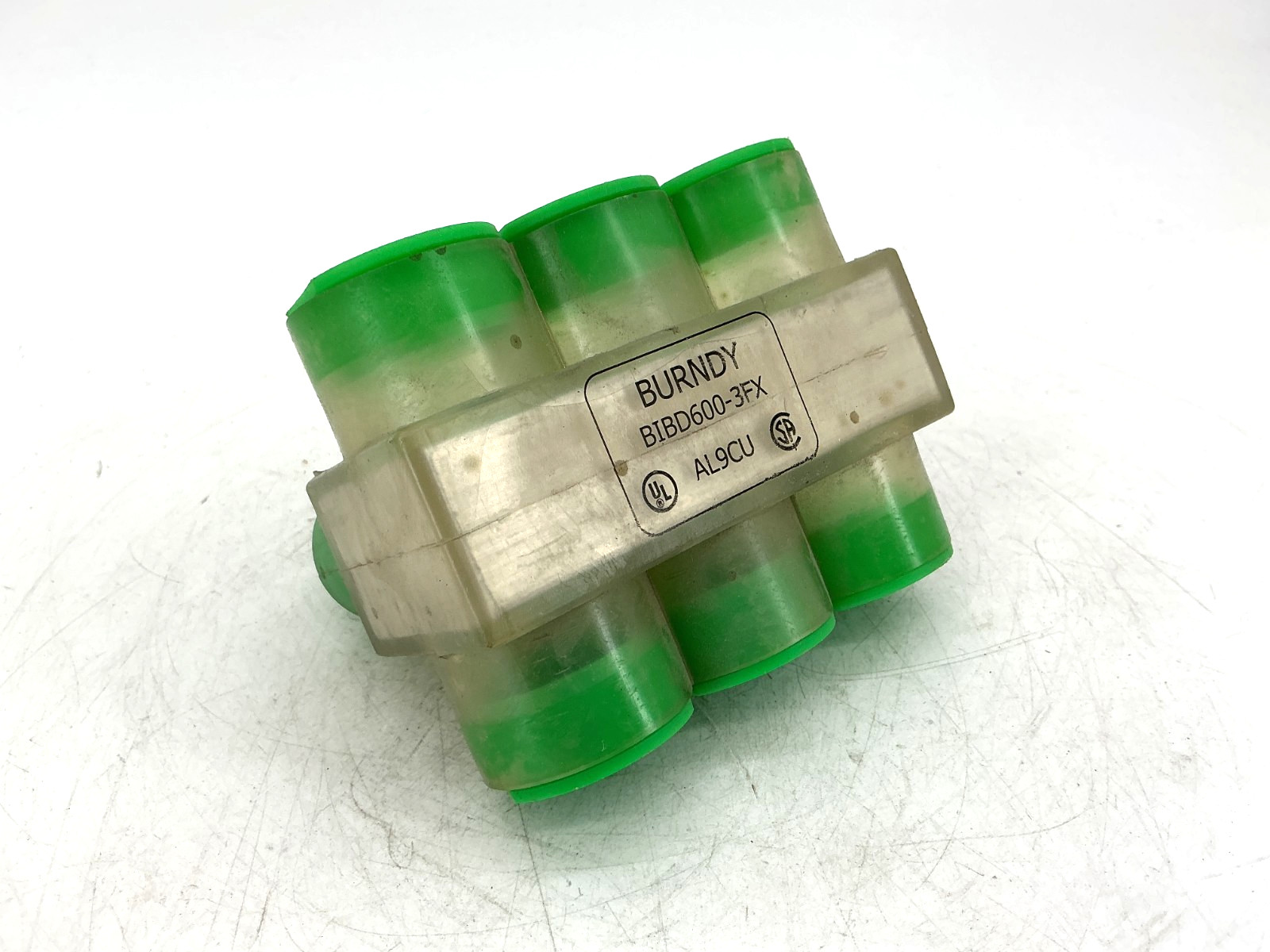New Burndy BIBD6003FX Multi-Port Double-Sided Connector 3-Port 420A 600V No Box