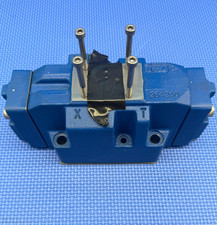 Rexroth R901402240 Replacement Directional Spool Valve Main Stage 4WEH 16 W72 picture