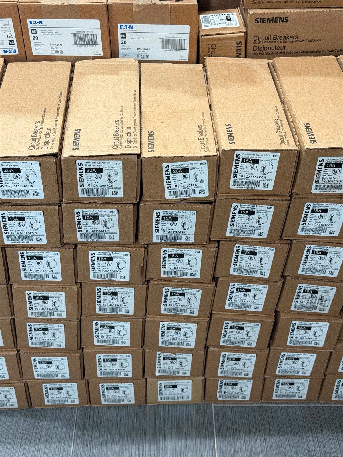 10 x SIEMENS QA120AFCN PLUG ON NEUTRAL 20A AFCI ARC FAULT BREAKERS NEW 10 x SIEMENS QA120AFCN PLUG ON NEUTRAL 20A AFCI ARC FAULT BREAKERS NEW