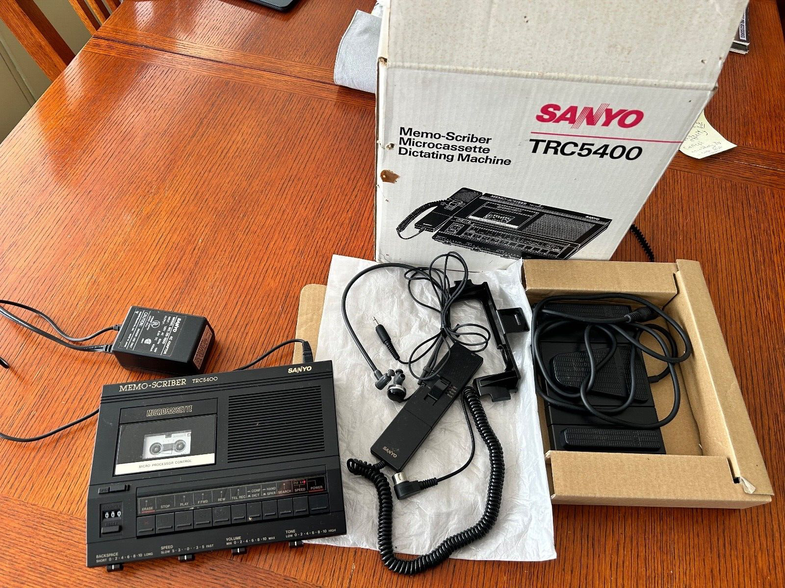 Sanyo Memo-Scriber TRC5400 Microcassette Dictating Machine W/ AC Adapter  VIDEO
