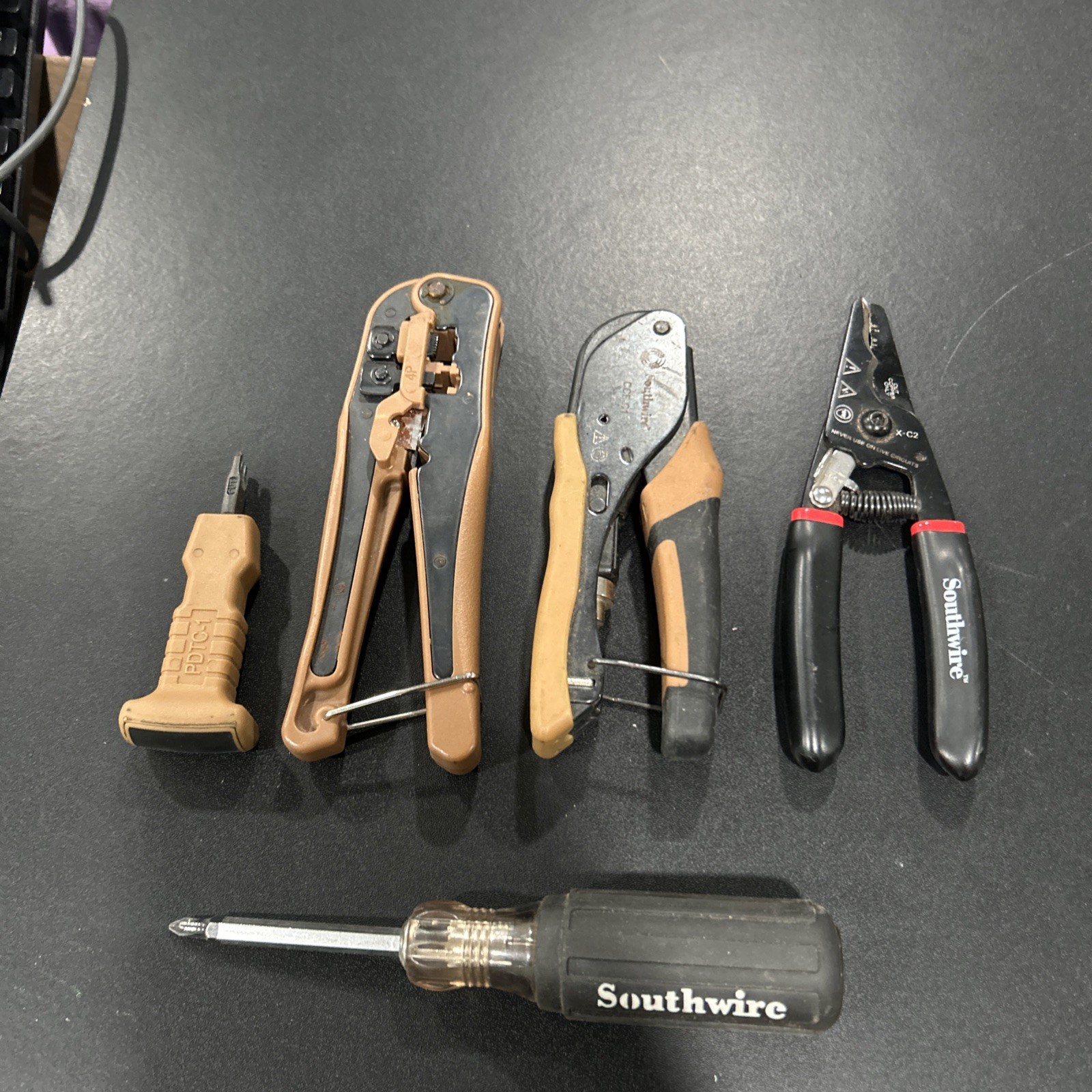 SOUTHWIRE CAT5 CAT6 COAX CABLE TV TOOL KIT SOUTHWIRE CAT5 CAT6 COAX CABLE TV TOOL KIT