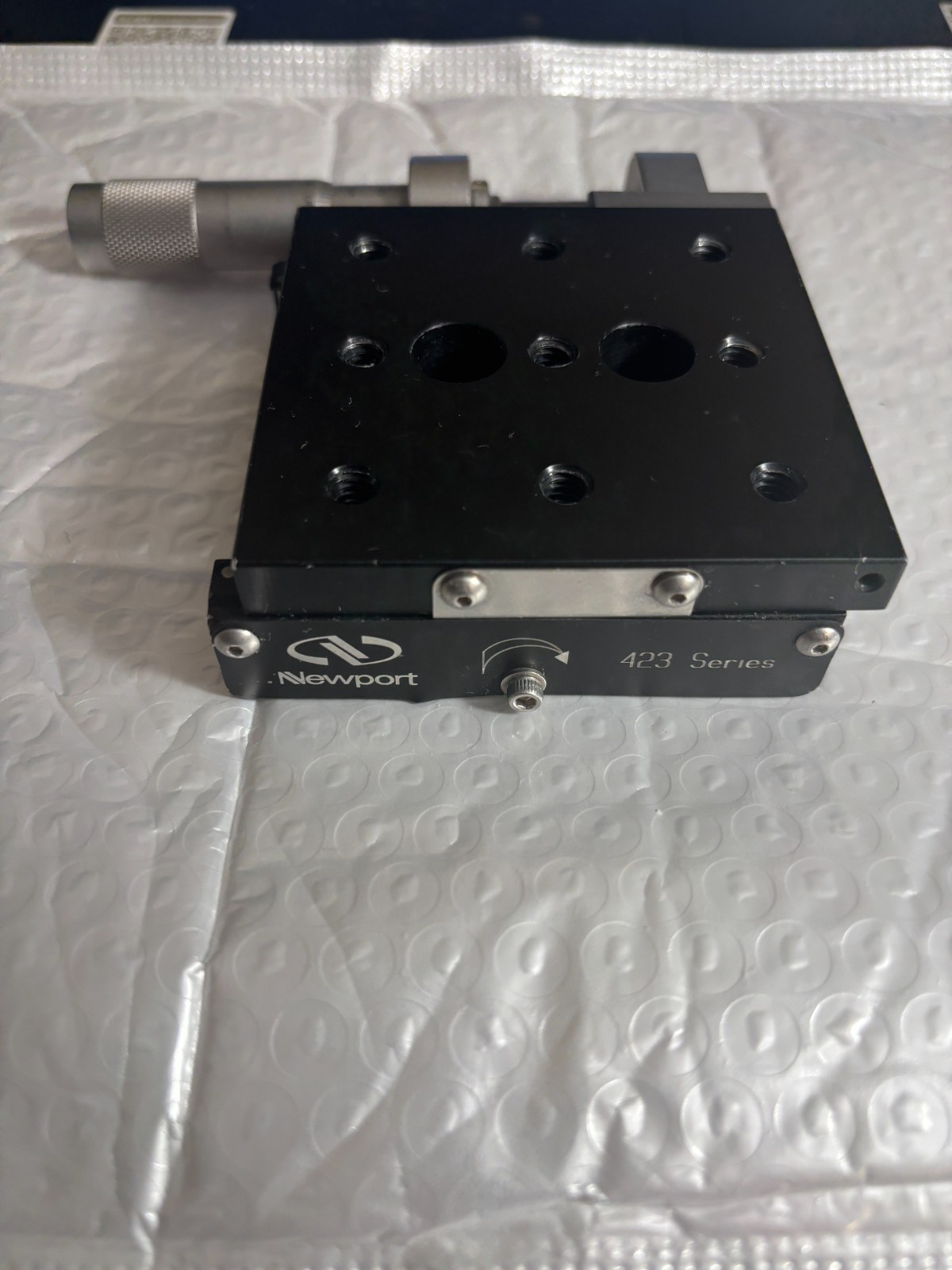 NEWPORT 423 SERIES LINEAR STAGE ( SM-25 Micrometers) NEWPORT 423 SERIES LINEAR STAGE ( SM-25 Micrometers)