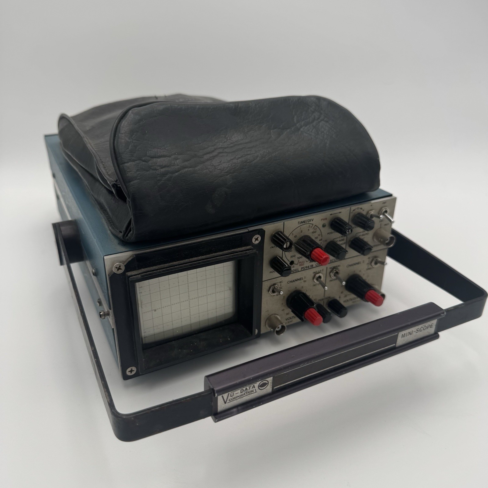 Vintage VU-DATA Mini-Scope Portable Analog Oscilloscope w/ Accessory Pouch Vintage VU-DATA Mini-Scope Portable Analog Oscilloscope w/ Accessory Pouch