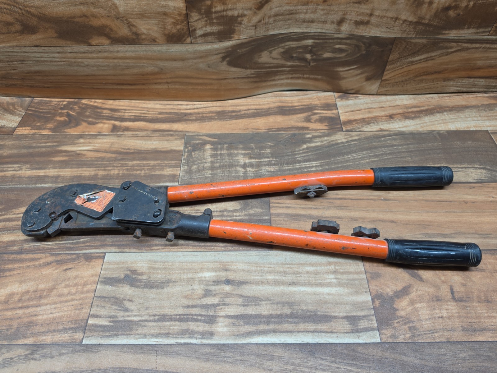 Thomas & Betts TBM5 Compression Lug & Splice Terminal Crimper Tool + 4 Dies USA Thomas & Betts TBM5 Compression Lug & Splice Terminal Crimper Tool + 4 Dies USA