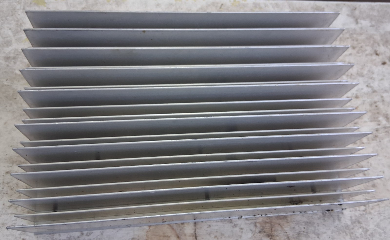 Large Aluminum Heat sink w pre drilled holes 12x8 x 2.5 inches Large Aluminum Heat sink w pre drilled holes 12x8 x 2.5 inches