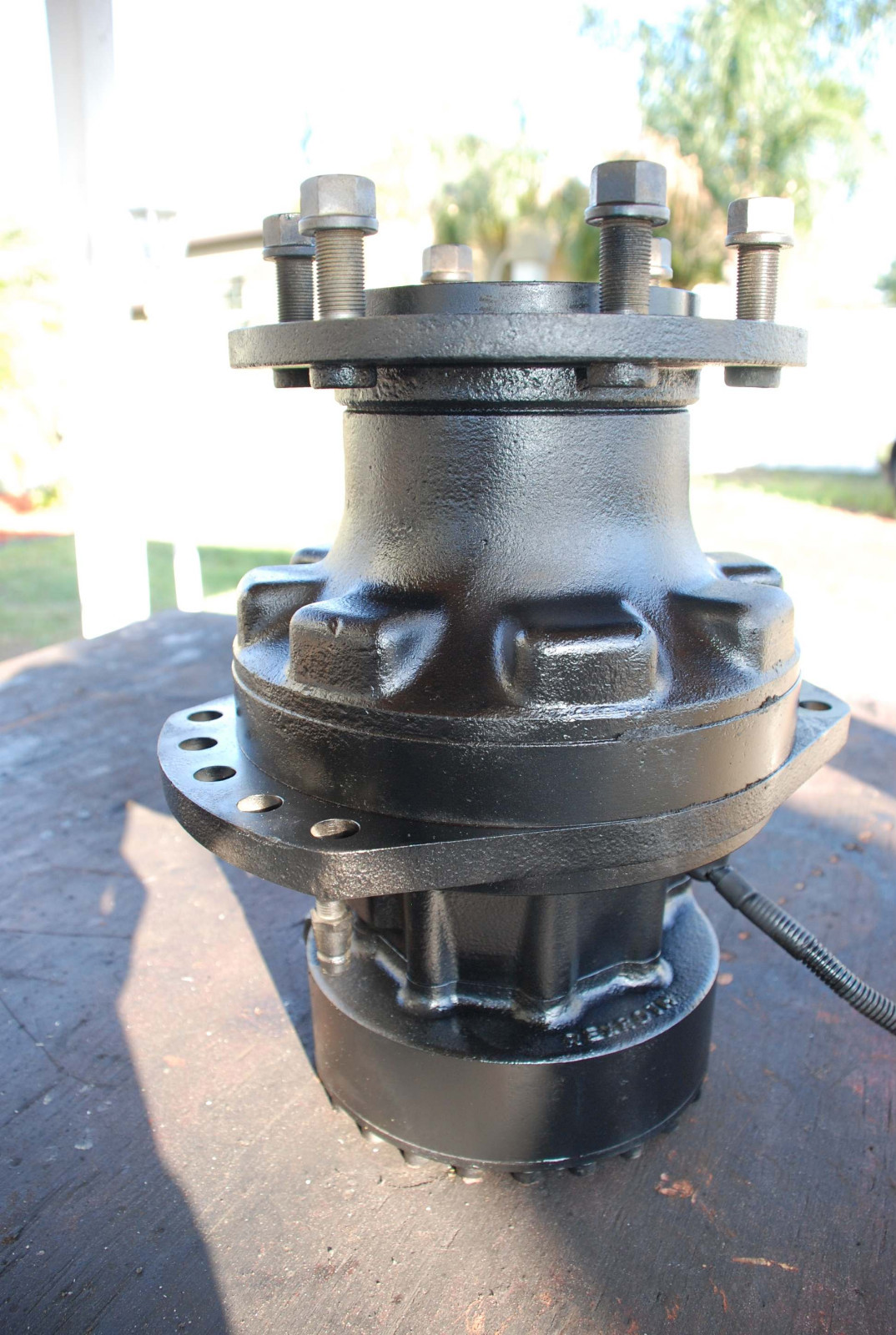 Bobcat drive motor T200 T250 T300 T320 T590 T630 T650 T740 T750 T770 T870 Bobcat drive motor T200 T250 T300 T320 T590 T630 T650 T740 T750 T770 T870
