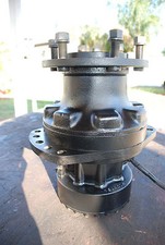 Bobcat drive motor T200 T250 T300 T320 T590 T630 T650 T740 T750 T770 T870  picture