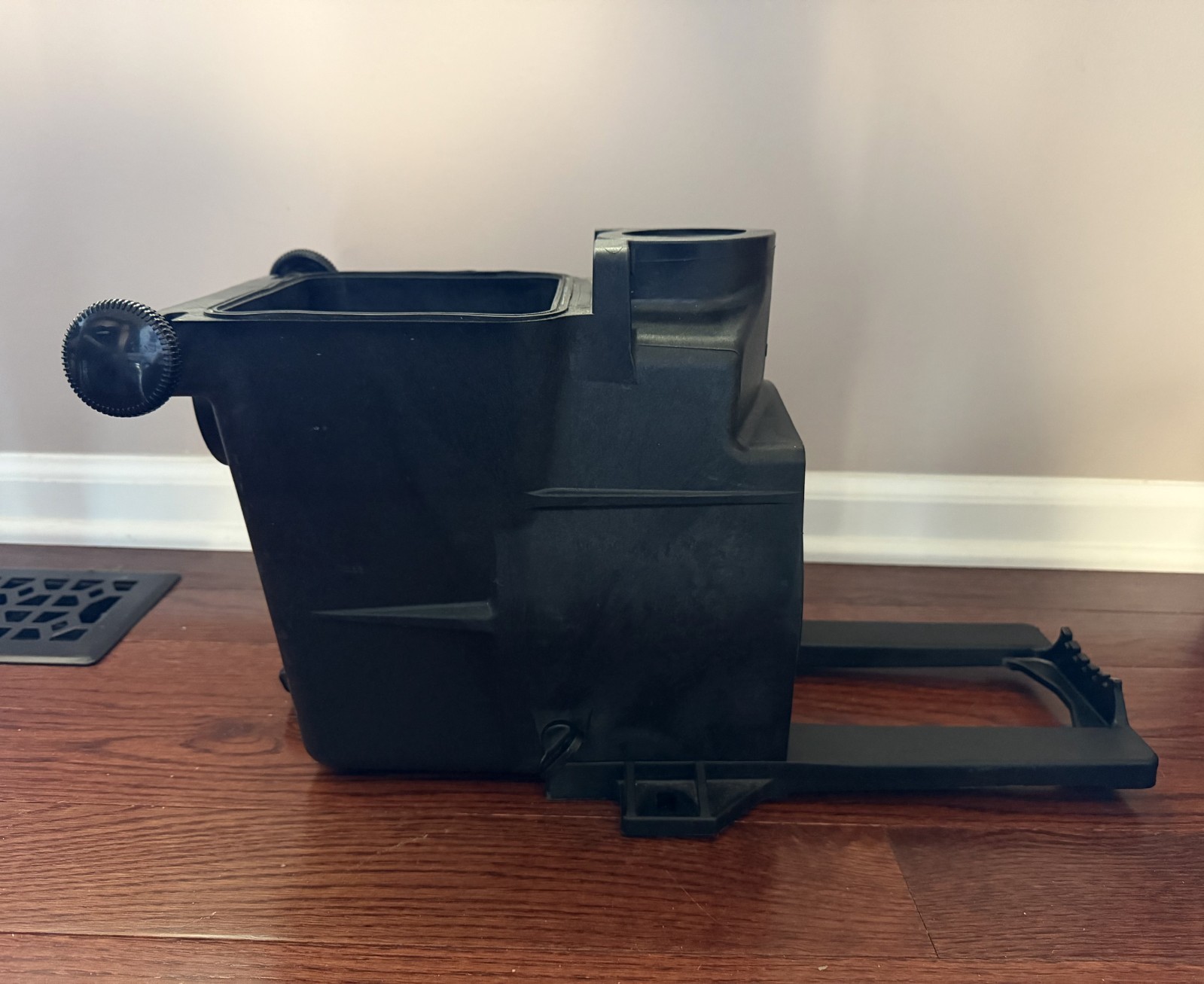 GENUINE OEM HAYWARD PREOWNED SPX1620A2 POOL SUPER PUMP HOUSING Spx1620AA 2 GENUINE OEM HAYWARD PREOWNED SPX1620A2 POOL SUPER PUMP HOUSING Spx1620AA 2