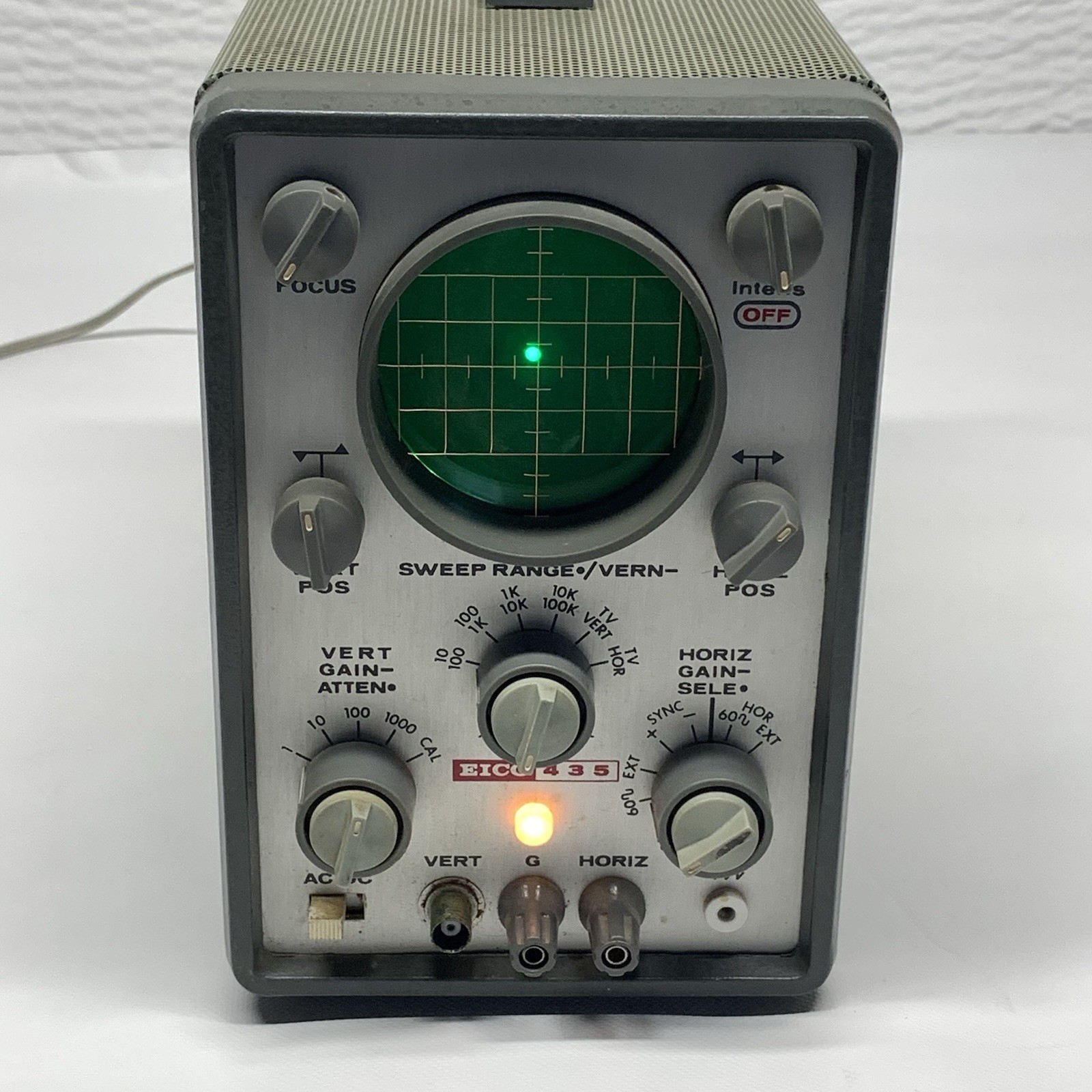 Vintage EICO Model 435 Oscilloscope DC Wide Band Turns On Vintage EICO Model 435 Oscilloscope DC Wide Band Turns On