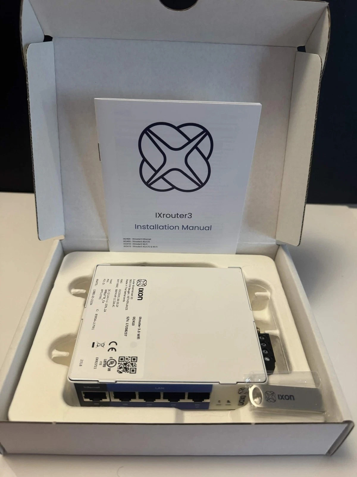 IXON IXrouter3 IX2410 WiFi Industrial VPN Gateway Router + Antenna NEW