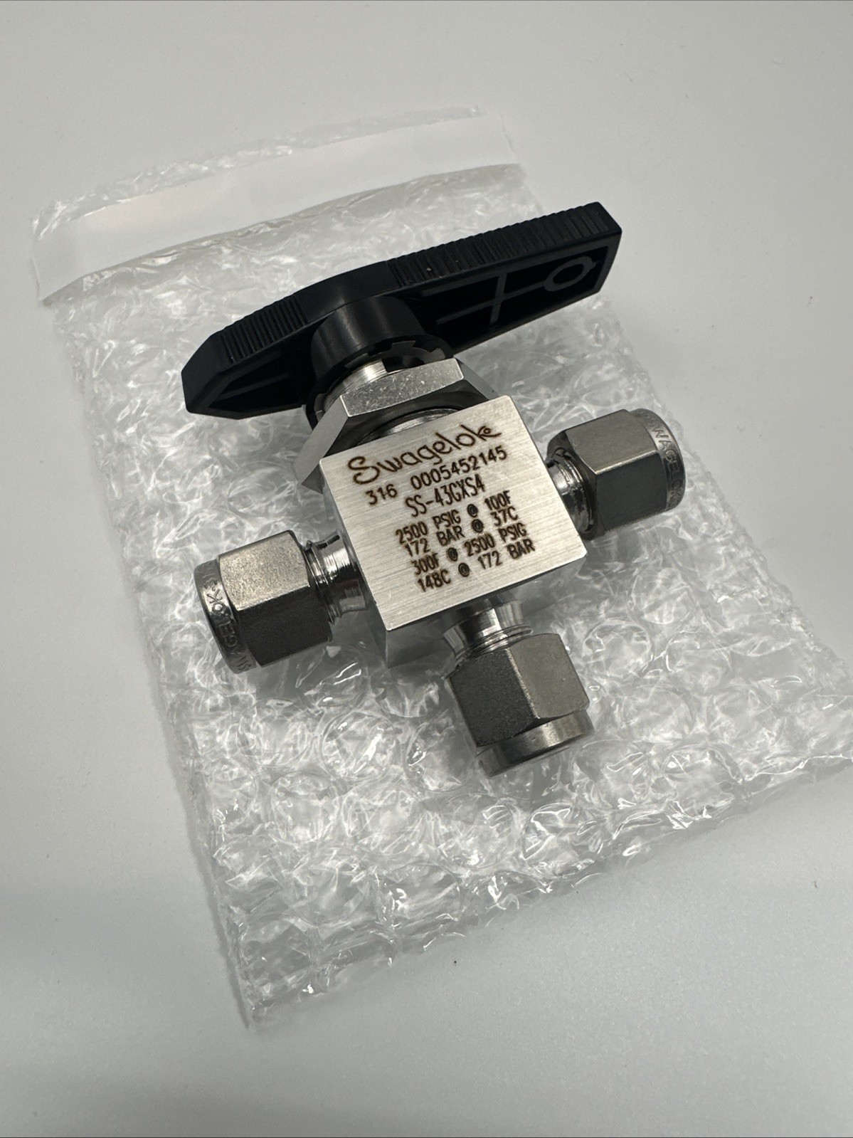 Swagelok SS-43GXS4 1/4” 40 Series Tubing 1 Piece 3-WayBall Valve Stainless Steel Swagelok SS-43GXS4 1/4” 40 Series Tubing 1 Piece 3-WayBall Valve Stainless Steel