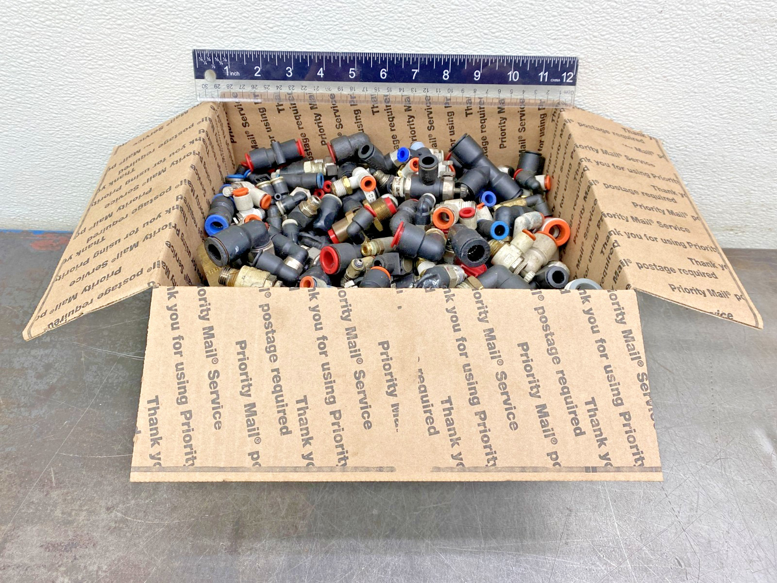 Festo,Legris,SMC, Mixed Lot of 16 lbs Push Connect Tee Fittings 16 Pound Lot Festo,Legris,SMC, Mixed Lot of 16 lbs Push Connect Tee Fittings 16 Pound Lot
