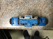 VICKERS DG4V-3-8C-VM-FW-B6-61 120V DOUBLE ACTING HYDRAULIC SOLENOID VALVE picture