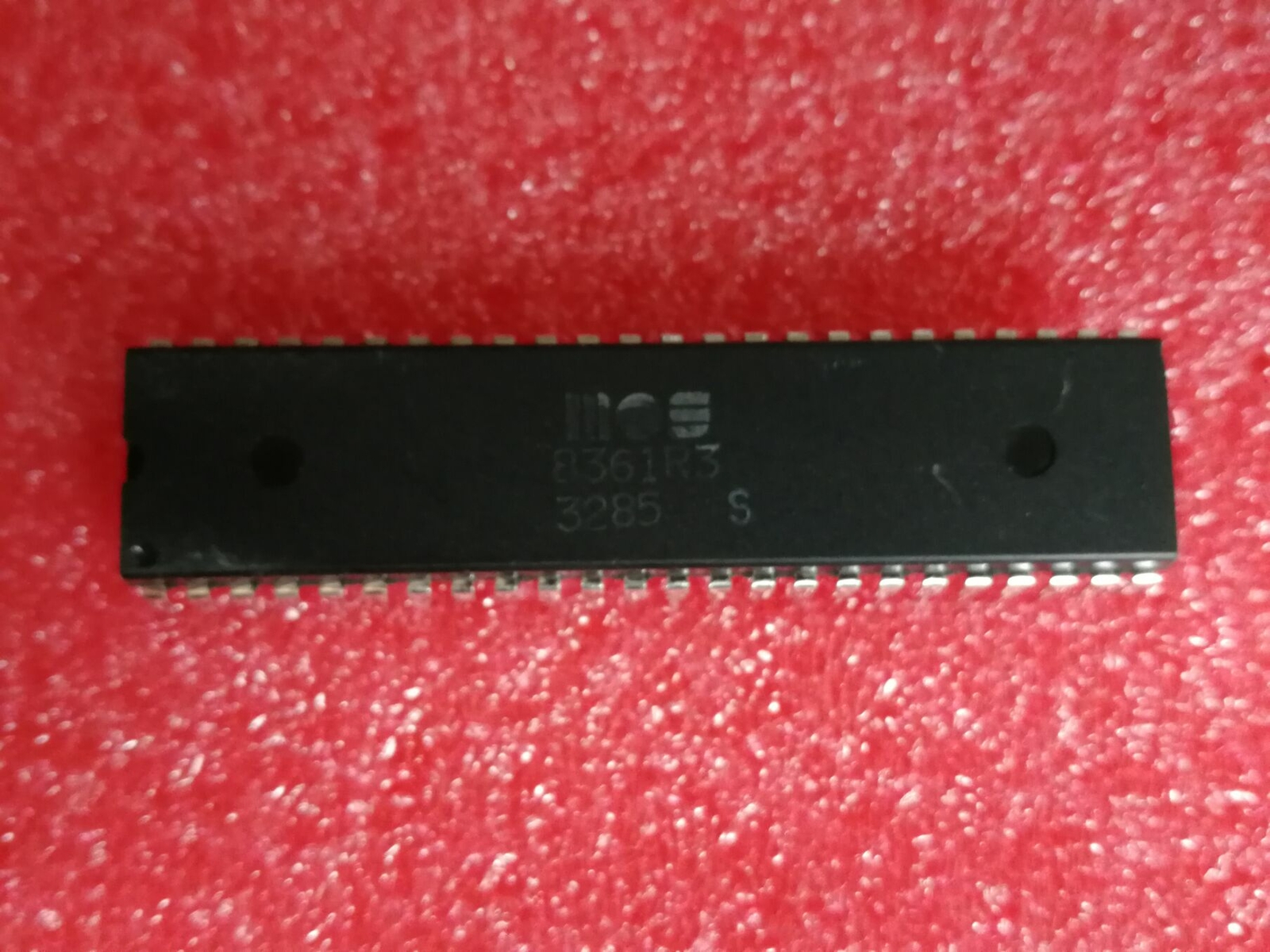 Vintage MOS 8361R3 Commodore C64 IC x 1pc Vintage MOS 8361R3 Commodore C64 IC x 1pc