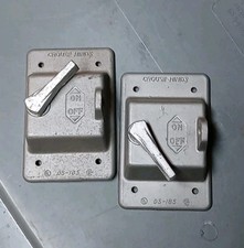 Crouse Hinds DS185 Snap Switch Cover No Gaskets Lot Of 2 New Old Stock picture