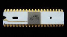 MOS Technology MCS 1009 Keyboard Encoder Vintage White Ceramic Gold Chip 1976 picture