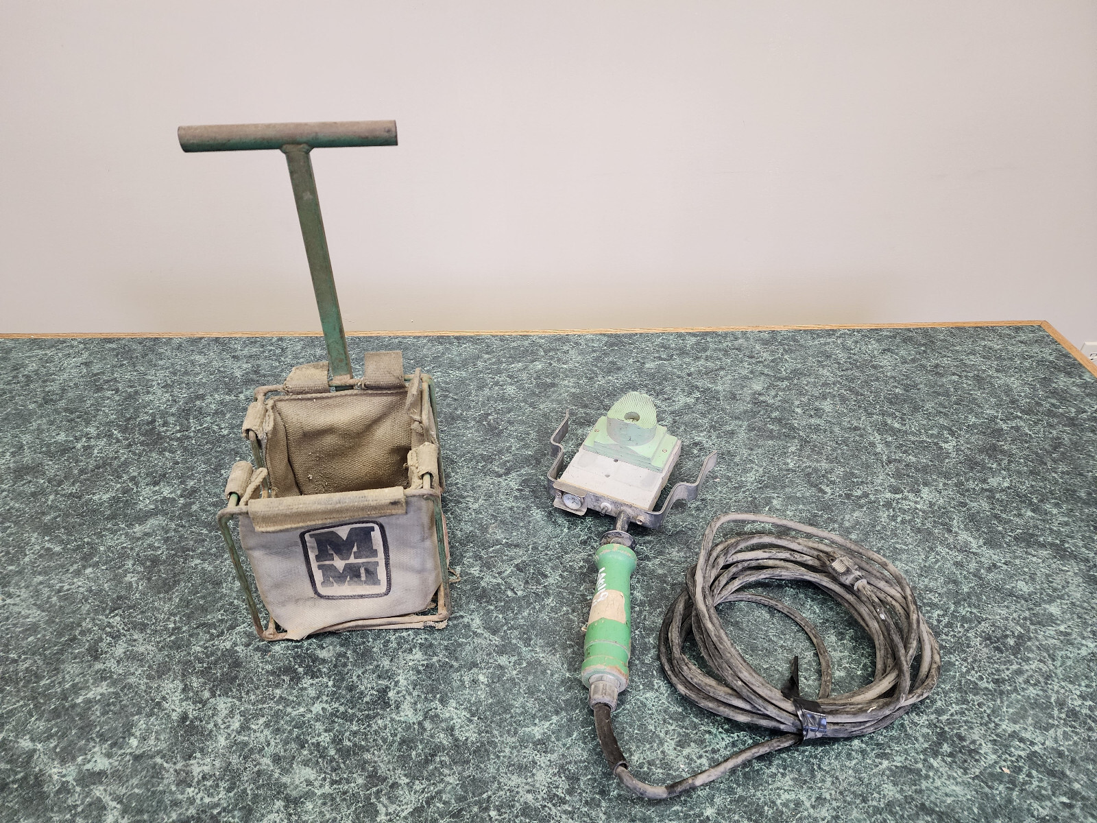McElroy Plastic Pipe Fusion Machine Iron Plate Heater MMI-214501 120V w/ Holder McElroy Plastic Pipe Fusion Machine Iron Plate Heater MMI-214501 120V w/ Holder