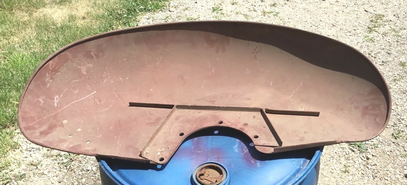 USED NICE STRIAGHT JOHN DEERE L TRACTOR LH FENDER W/O BRAKESHAFT GUARD AL2204R USED NICE STRIAGHT JOHN DEERE L TRACTOR LH FENDER W/O BRAKESHAFT GUARD AL2204R