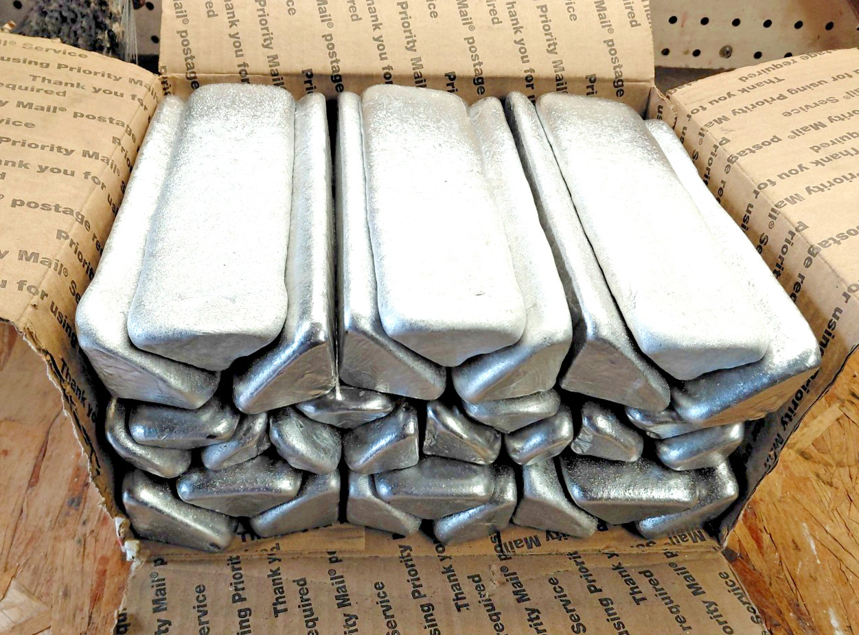 ALUMINUM INGOTS for casting........ 42+ lbs per box Casting alloy Near 356 ALUMINUM INGOTS for casting........ 42+ lbs per box Casting alloy Near 356