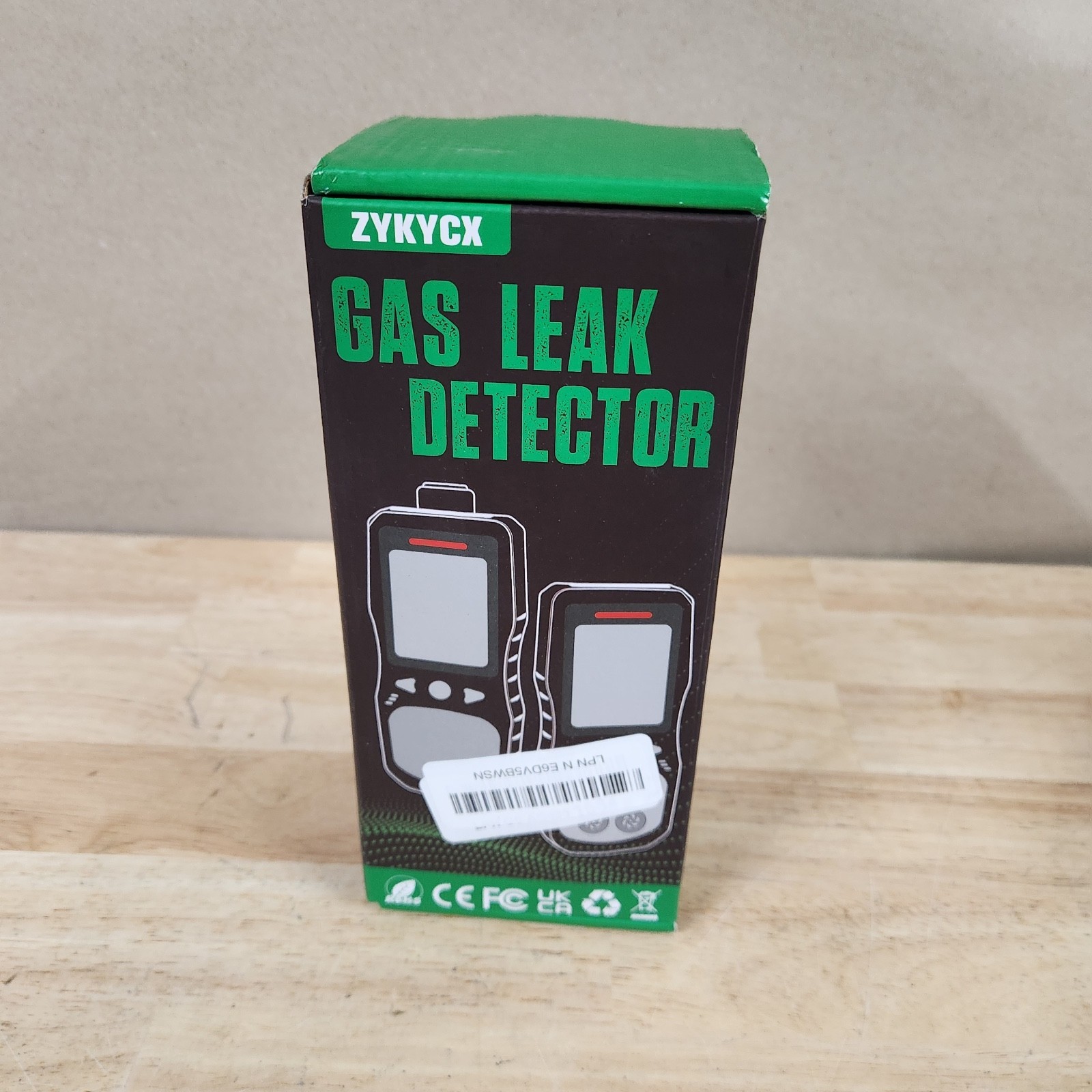 Ozone Gas Detector with Carrying Case, USB Charger, and Accessories