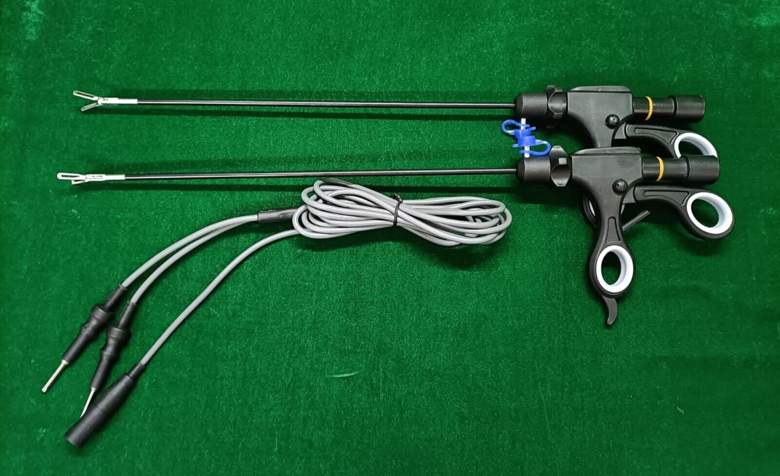 2pc Laparoscopic Bipolar Fenestrated 5mmx330mm with Cable Reusable Instruments 2pc Laparoscopic Bipolar Fenestrated 5mmx330mm with Cable Reusable Instruments