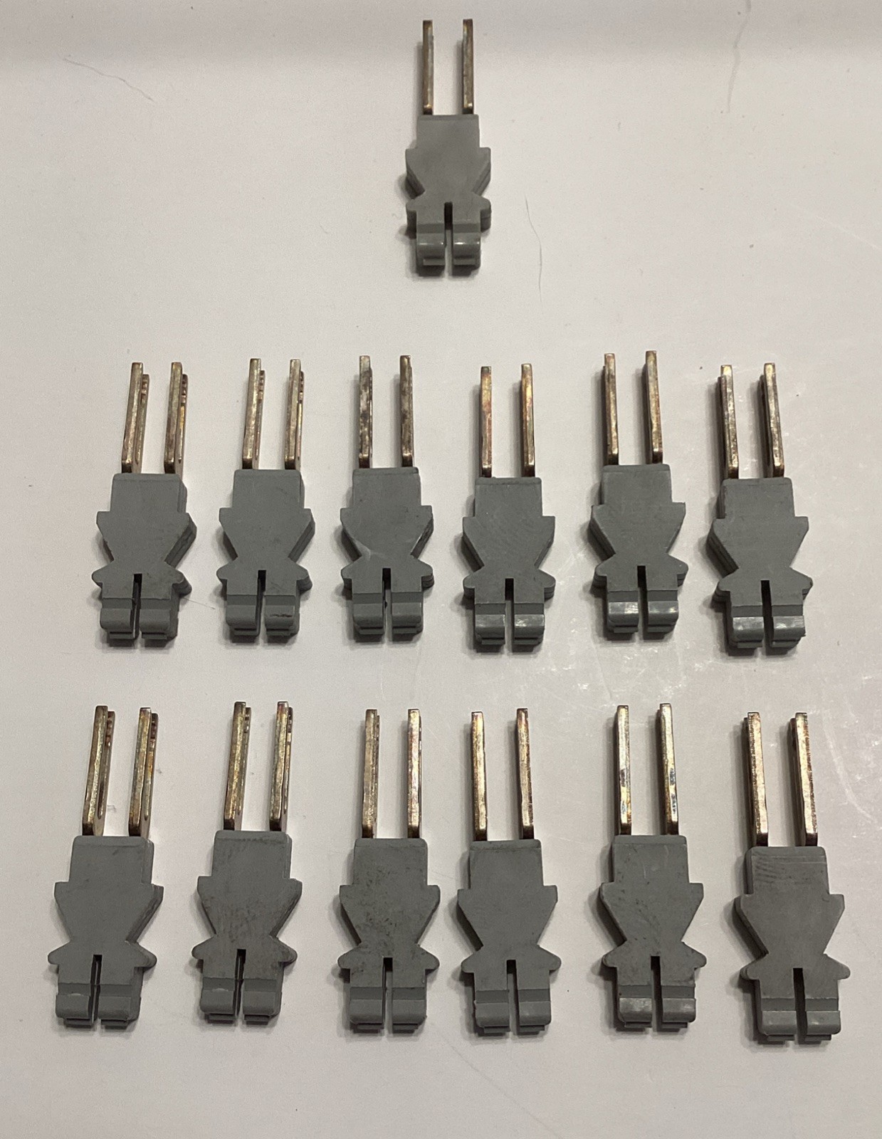 Lot Of 13 -Phoenix ST-K4 STK4 Isolating Plug (b414) Lot Of 13 -Phoenix ST-K4 STK4 Isolating Plug (b414)