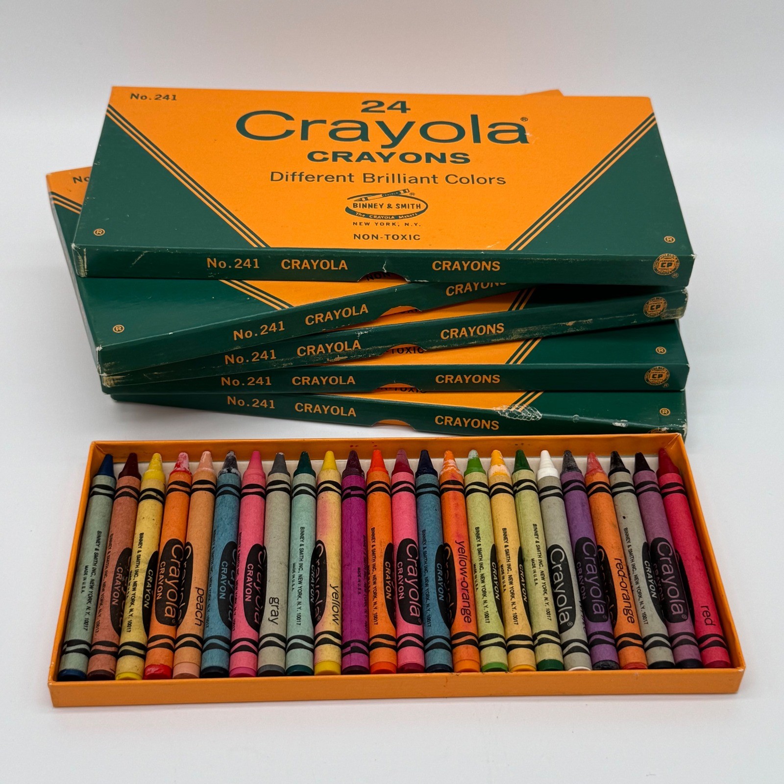 Vintage 1960s Crayola No 241 Flat Box 24 Crayon Set Lot of 5 Binney & Smith NOS Vintage 1960s Crayola No 241 Flat Box 24 Crayon Set Lot of 5 Binney & Smith NOS