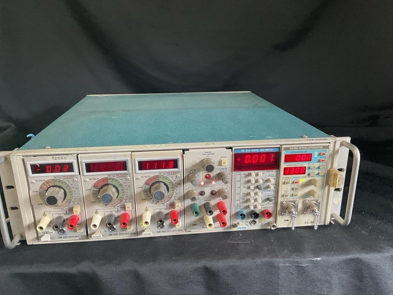 TEKTRONIX TM506  6 SLOT MAINFRAME RACKMOUNT  WITH  ORIGINAL MANUAL TESTED