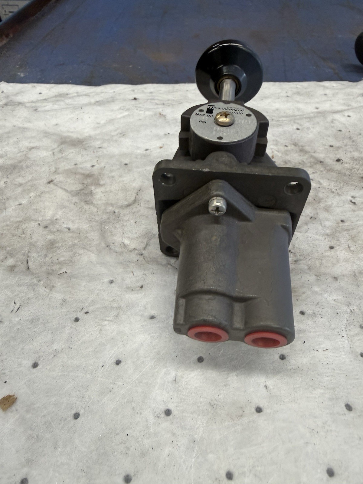 Mannesmann Rexroth 2HA-1W Manual Air Valve/Manifold MPN P61083 Mannesmann Rexroth 2HA-1W Manual Air Valve/Manifold MPN P61083