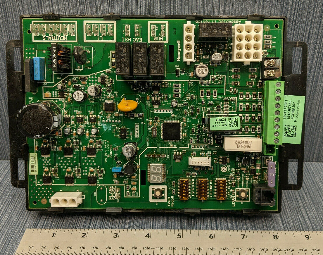 Goodman Amana Daikin Modulating Furnace Board PCBKF202 S9241F2001 Goodman Amana Daikin Modulating Furnace Board PCBKF202 S9241F2001