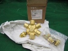 Western Enterprises MB-70 Manifold Block CGA-580 W/5 RH Female Outlets 3000 psig picture