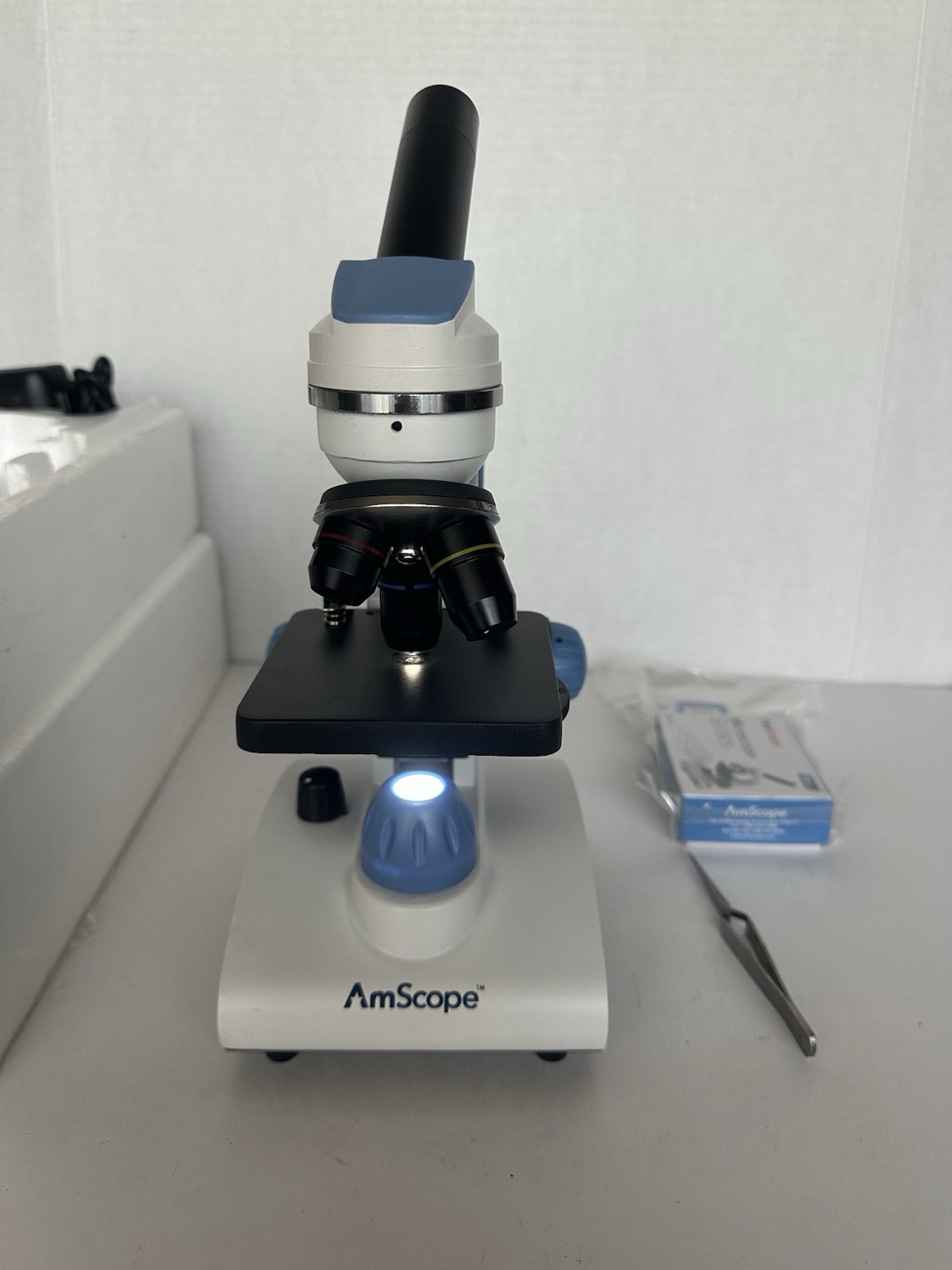 AmScope M162C-2L-PB10 40x-1000x Dual Light Glass Monocular Student Microscope AmScope M162C-2L-PB10 40x-1000x Dual Light Glass Monocular Student Microscope