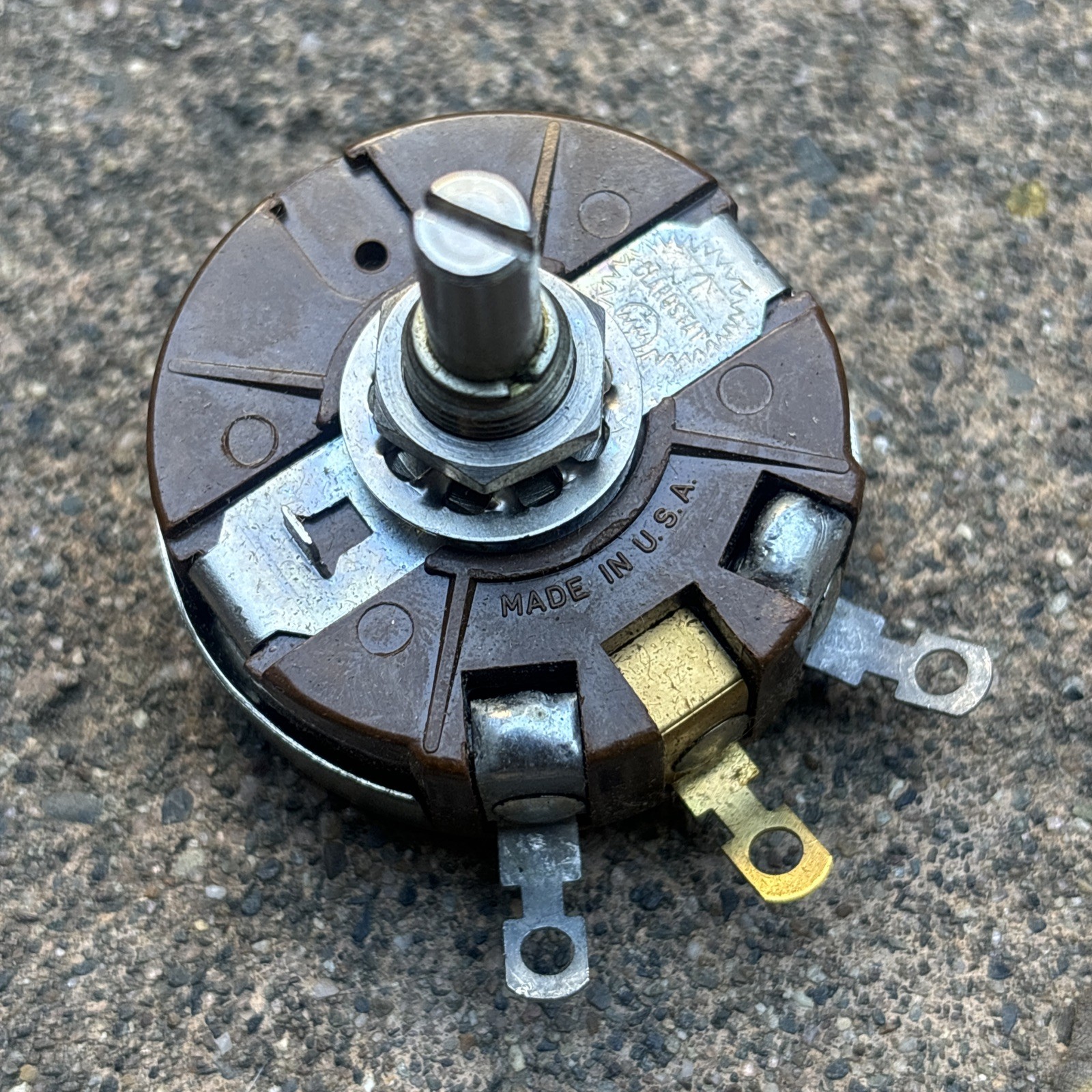 NOS Clarostat RA30NASD253A 25k Potentiometer 3 Amp NOS Clarostat RA30NASD253A 25k Potentiometer 3 Amp