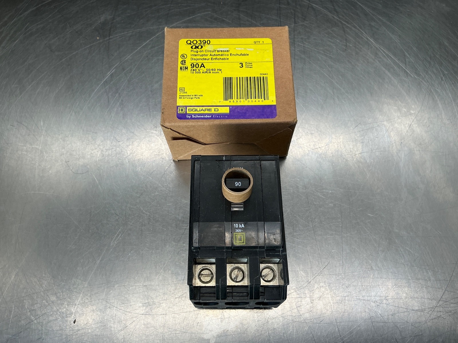 Square D QO390 Plug-On Circuit Breaker 3-Pole, 90a Square D QO390 Plug-On Circuit Breaker 3-Pole, 90a