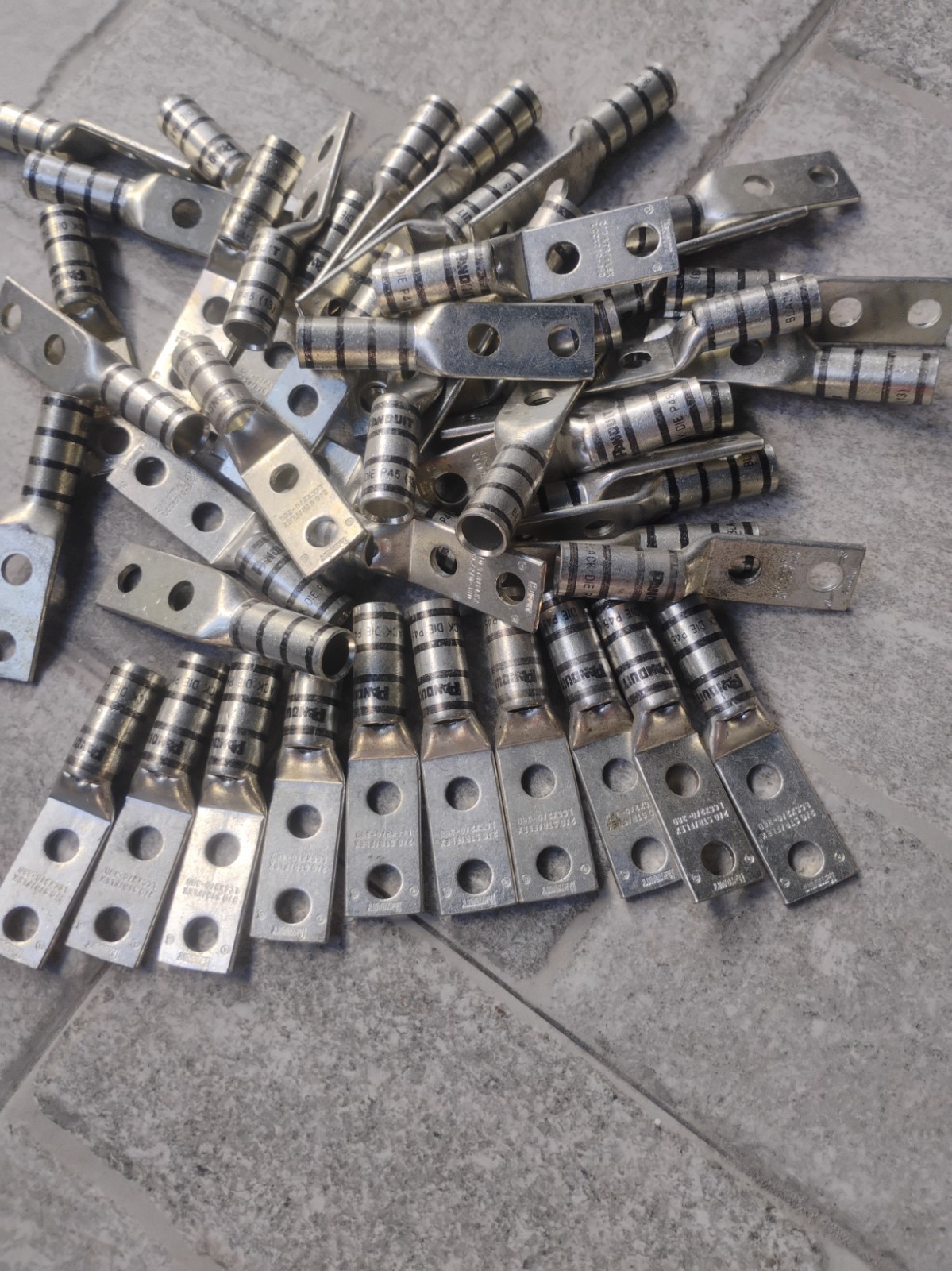 (47) PANDUIT 2/0 STR/ FLEX LCCX1/0-38D (47) PANDUIT 2/0 STR/ FLEX LCCX1/0-38D