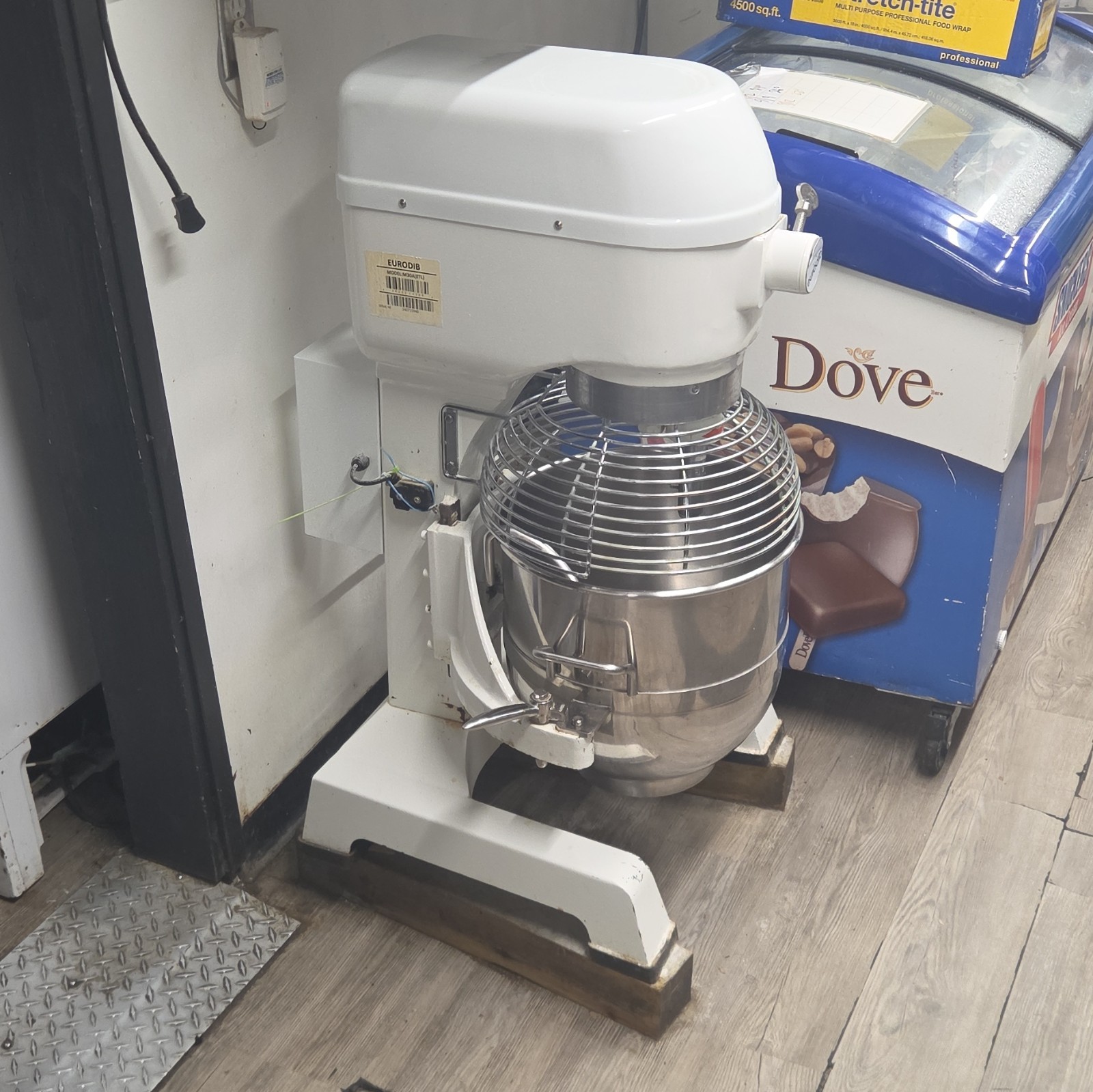 Eurodib M30AETL (MPN M30AETL) 3-Speed Floor Model Commercial Mixer Eurodib M30AETL (MPN M30AETL) 3-Speed Floor Model Commercial Mixer