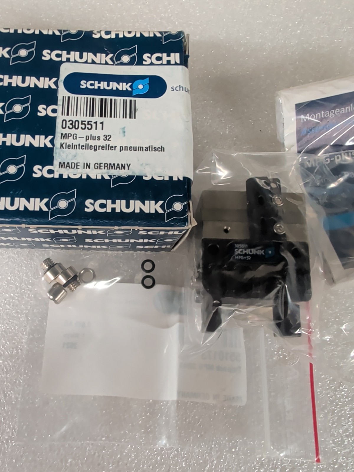 Schunk MPG-plus 32 0305511 PNEUMATIC PARALLEL GRIPPER Schunk MPG-plus 32 0305511 PNEUMATIC PARALLEL GRIPPER