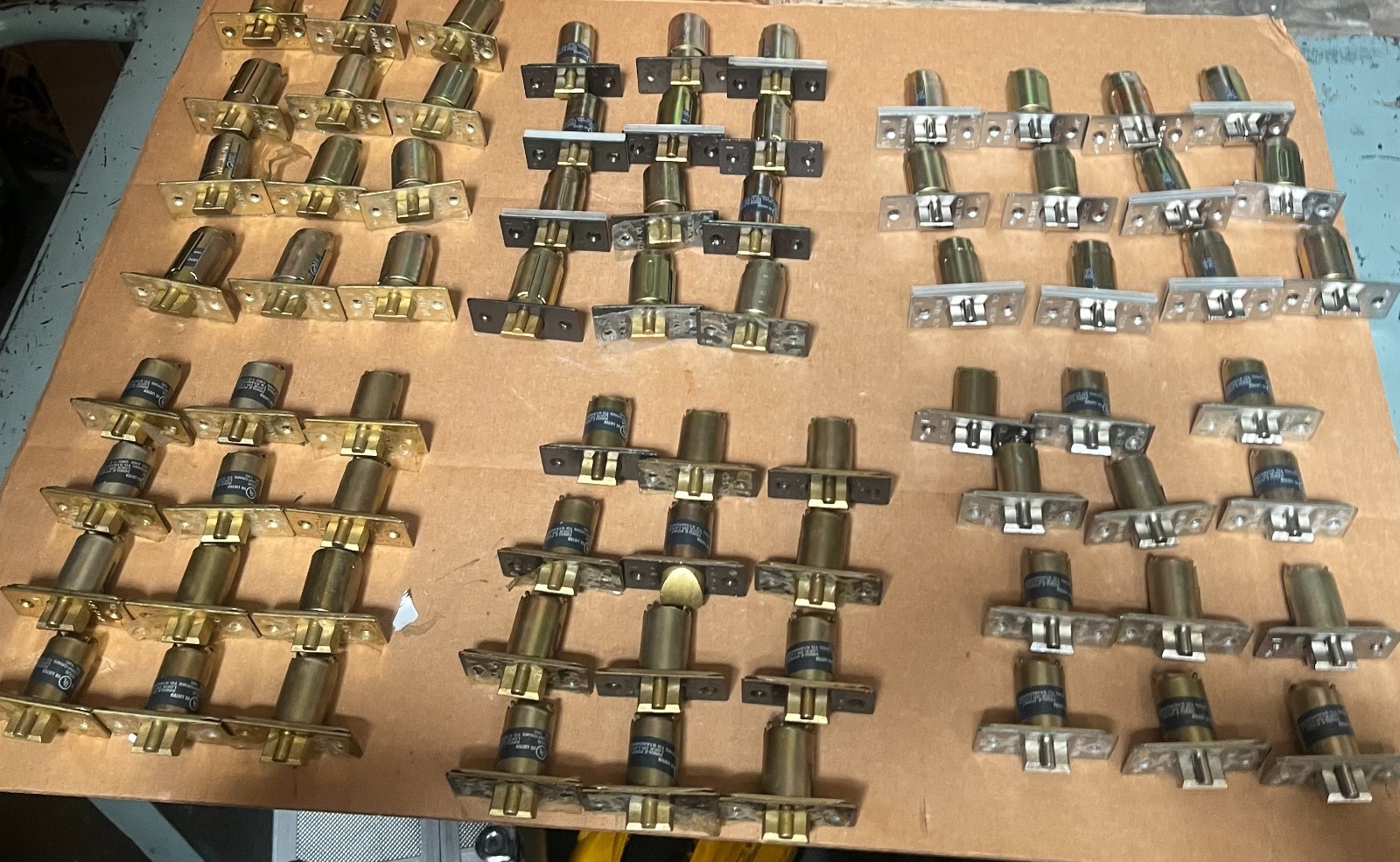 Lots of 12 Universal Commercial Replacement Deadlatch Door Latch 2-3/4 Lots of 12 Universal Commercial Replacement Deadlatch Door Latch 2-3/4