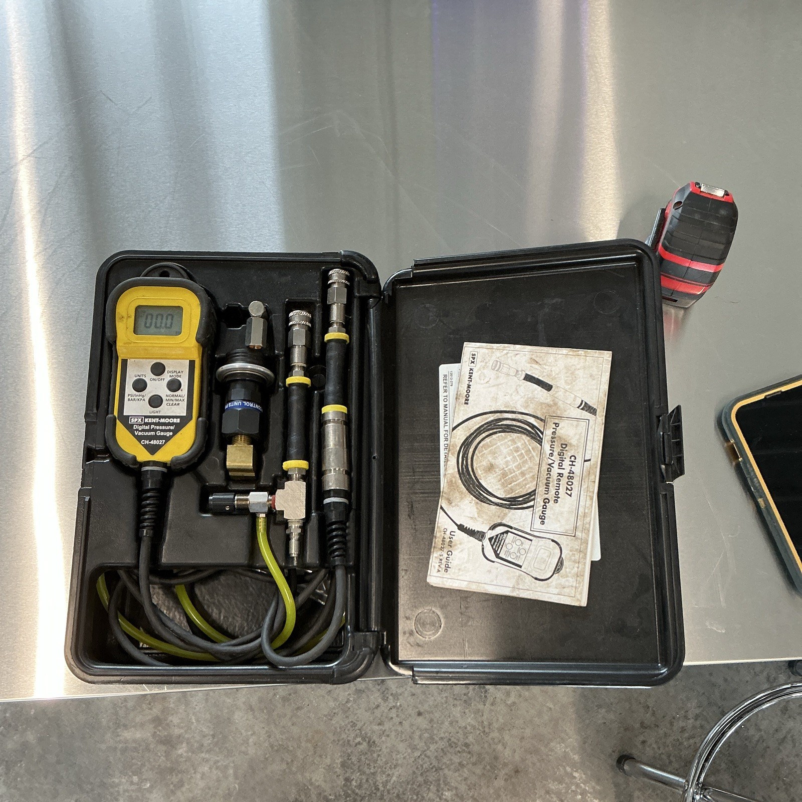 SPx Kent-Moore CH-48027 Digital Remote Pressure and Vacuum Gauge.