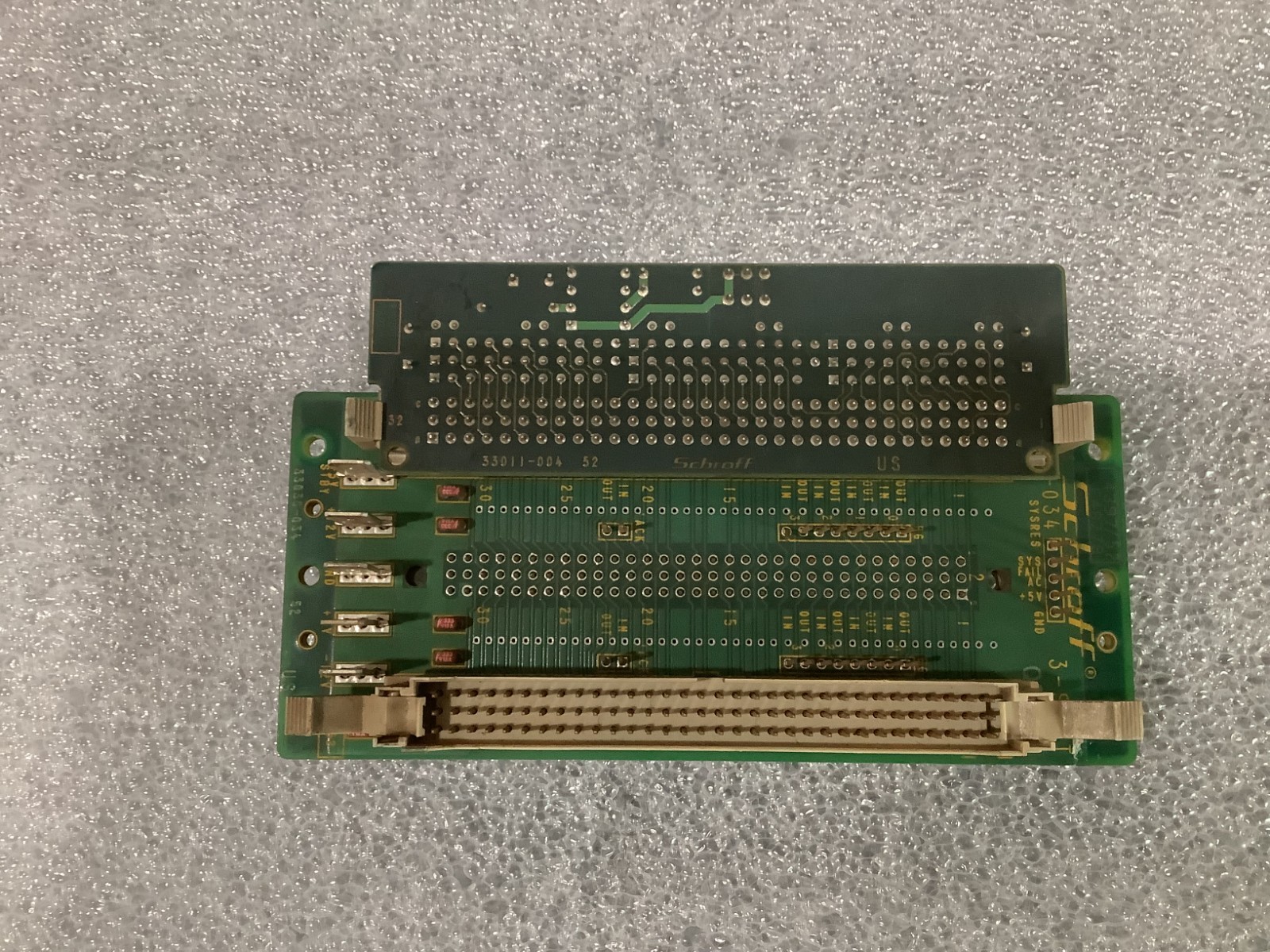 USED-Schroff 3- Slot Circuit Board 23030-034 With 33011-004 STOCK#RAU1015 USED-Schroff 3- Slot Circuit Board 23030-034 With 33011-004 STOCK#RAU1015
