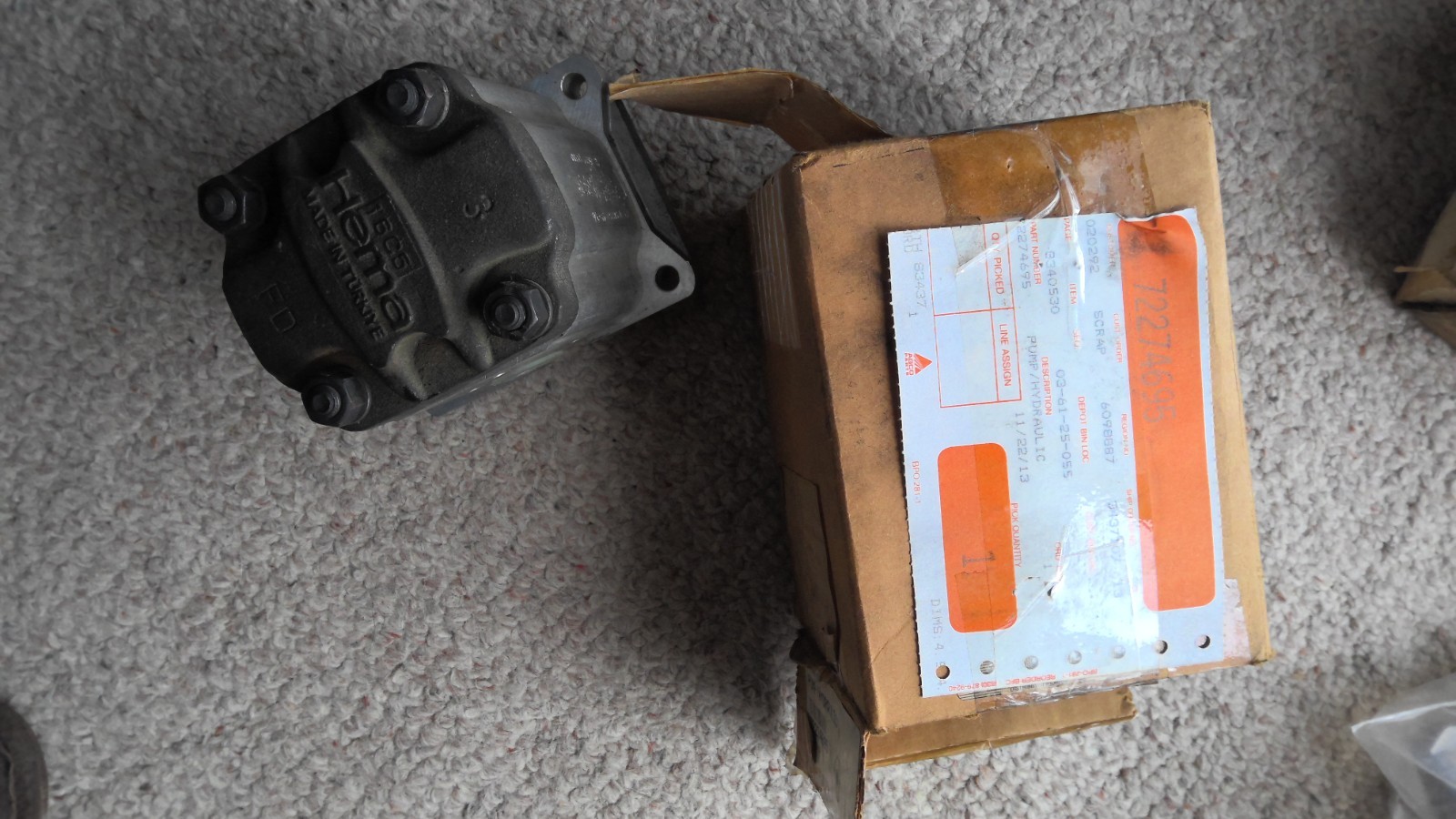 NOS Agco Hydraulic Pump #72274695 NOS Agco Hydraulic Pump #72274695